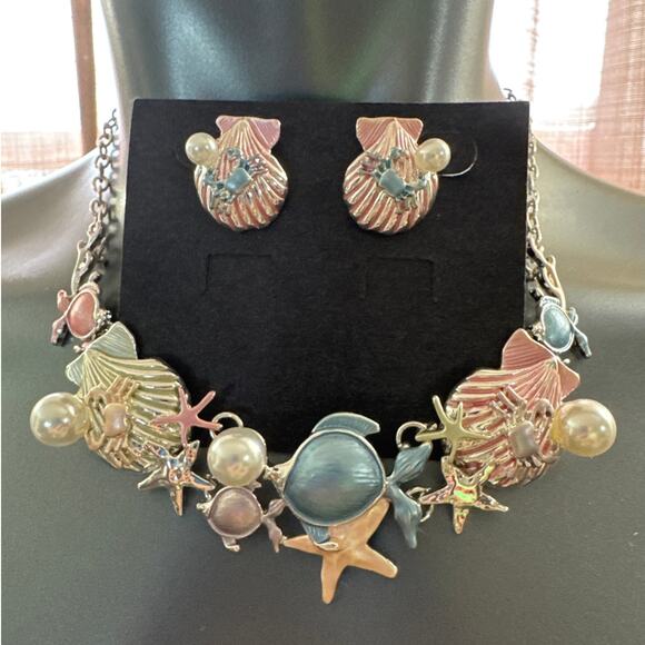Silvertone Pastel Ocean, Sea Necklace, Crabs, Fish, Starfish Pearl, Lobster Claw - Picture 1 of 5